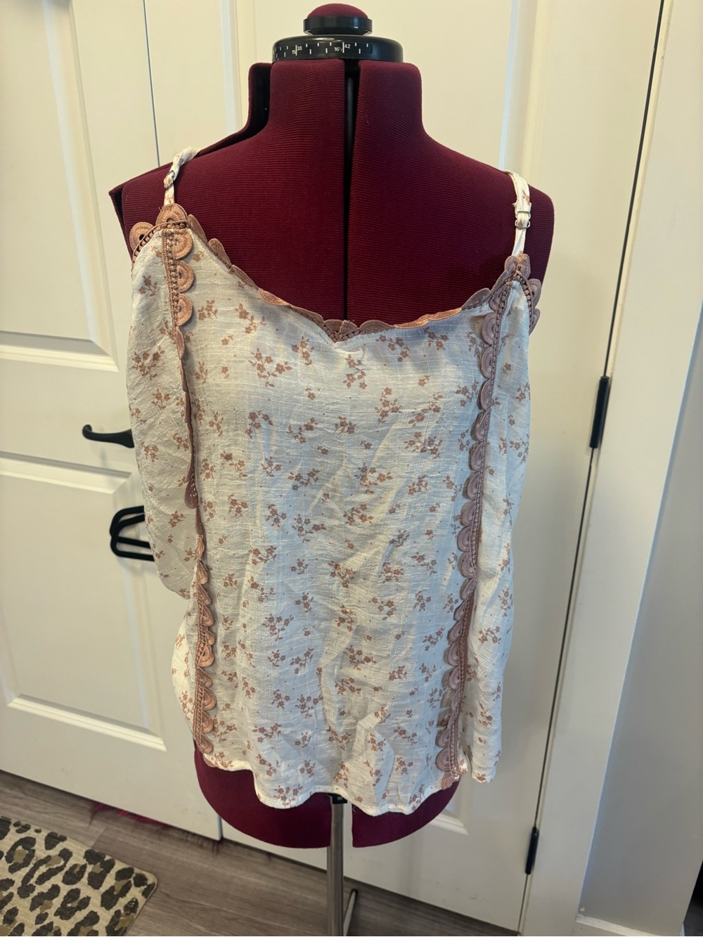 Warehouse White Camisole with Dusty Rose Floral & Lace Trim